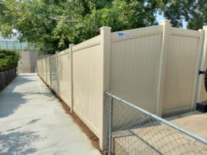 6 foot vinyl privacy fencing