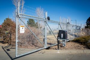 Commercial chain link automated gate