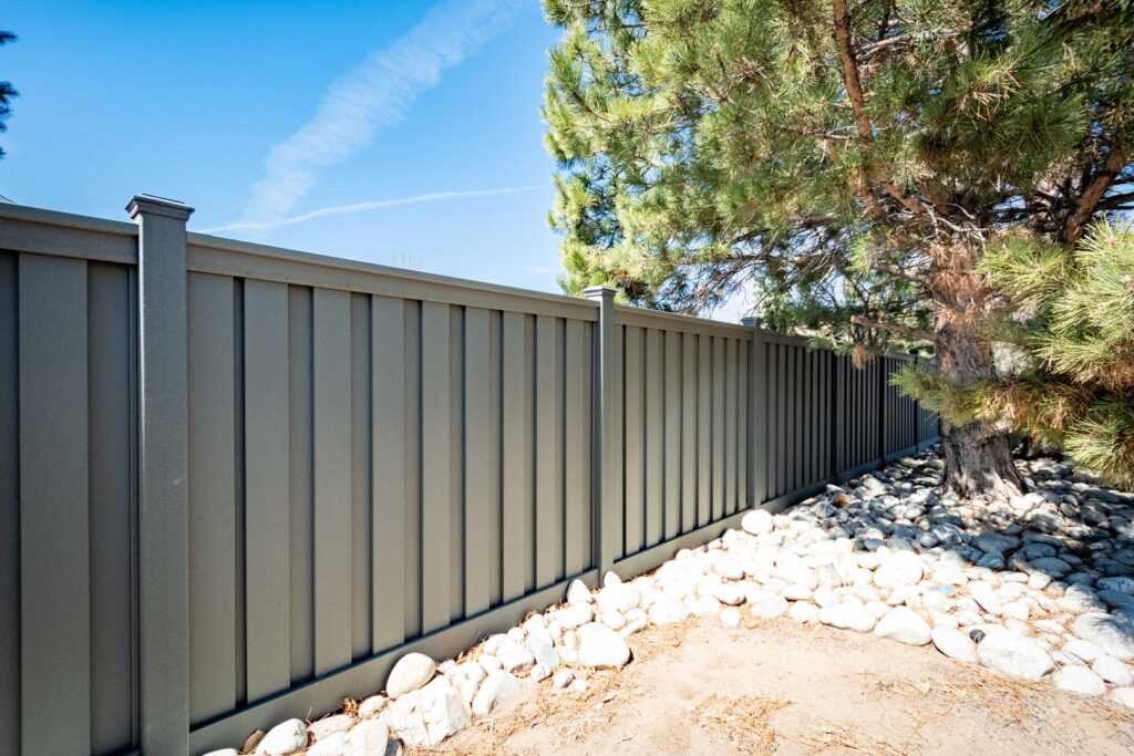 avalon aurora green trex fence