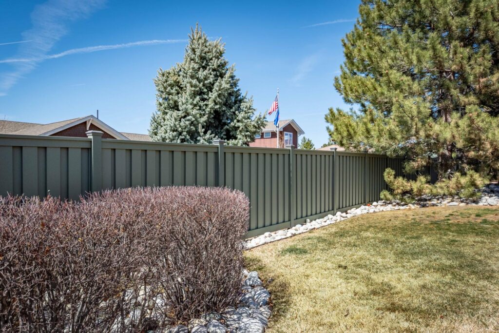 hoa trex fence